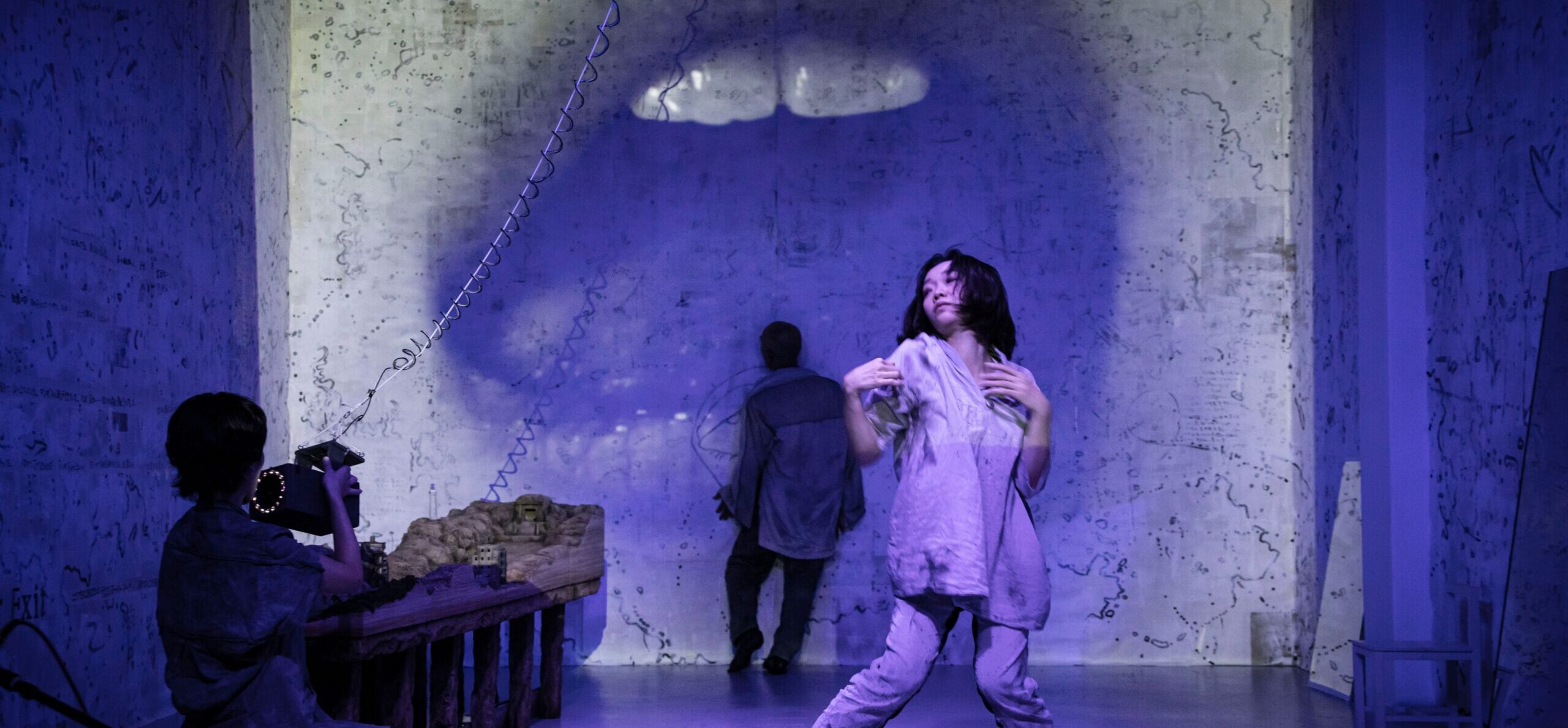 2304 WE 写真2 公演 by 許方于