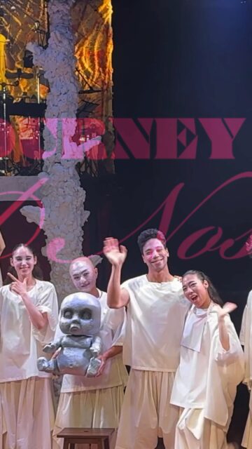 いよいよ明日から公演！
『世界望郷の旅』
Journey to World Nostalgia

演出家・小池博史
「僕はこれまで100作品以上作ってるけど、多分ここまで準備をしっかりできたのは初めてに近いですね。稽古期間の半分ぐらいは練り込みに当てている。そんなことはまずありえない。そういう面でも非常に珍しいです。細部まで練り込んだから、かなりいいと思います。演者も、どんどん伸びてきた」

ーーーーー
6/18–24 下北沢 ザ・スズナリ

各回残席わずか！
ご予約お急ぎください🏃‍♀️

▼詳細・予約 https://bit.ly/4tuyL1i

またはプロフィールリンクから！

クレジットカード決済が難しい方は 📩 hkbpyoyaku@gmail.com

①お名前
②メールアドレス
③ご希望日時

をご連絡ください。

#世界望郷の旅 #小池博史ブリッジプロジェクトODYSSEY #スズナリ #インド #マレーシア